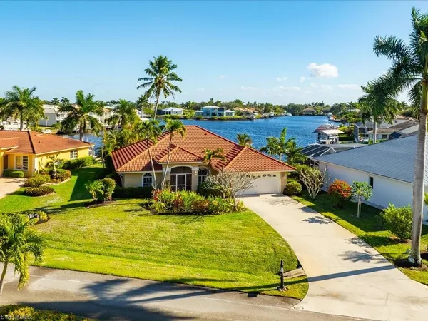 $850,000 | 127 Newport Drive, Naples, FL 34114