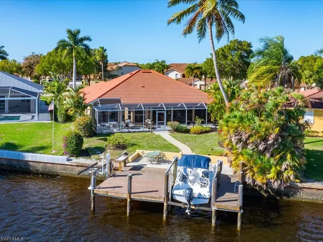 $850,000 | 127 Newport Drive, Naples, FL 34114