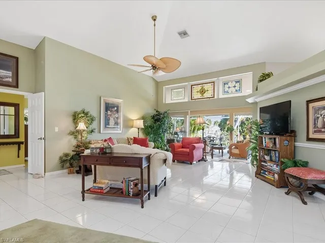 $850,000 | 127 Newport Drive, Naples, FL 34114