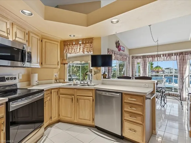 $850,000 | 127 Newport Drive, Naples, FL 34114