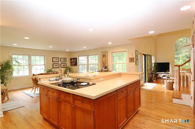 298 Erskine Road Stamford, CT 06903 - Photo 5 of 21 Central A/C