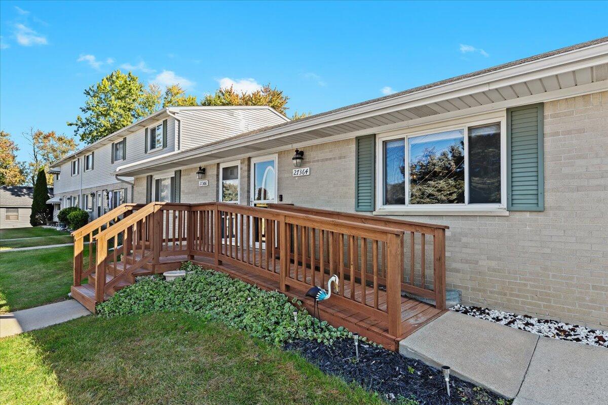 27364 Spaulding Road New Hudson, MI 48165 - Photo 3 of 23 03-3