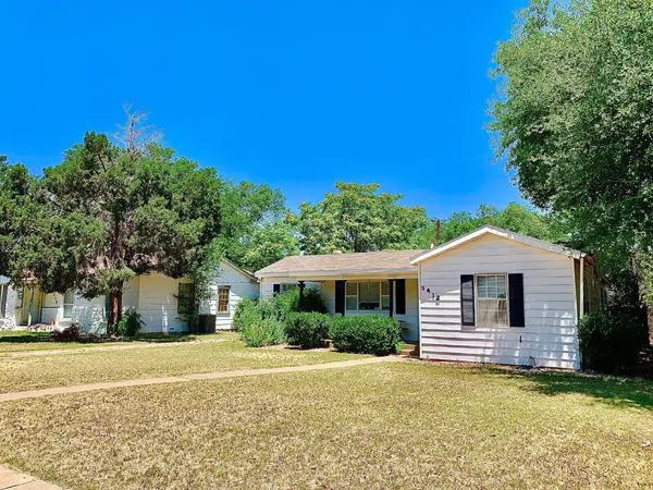 $1,575 | 3412 30th Street, Lubbock, TX 79410