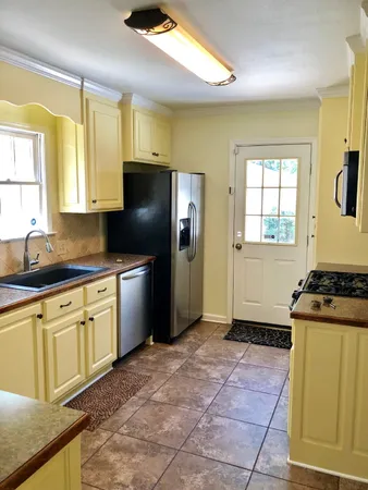 $1,575 | 3412 30th Street, Lubbock, TX 79410