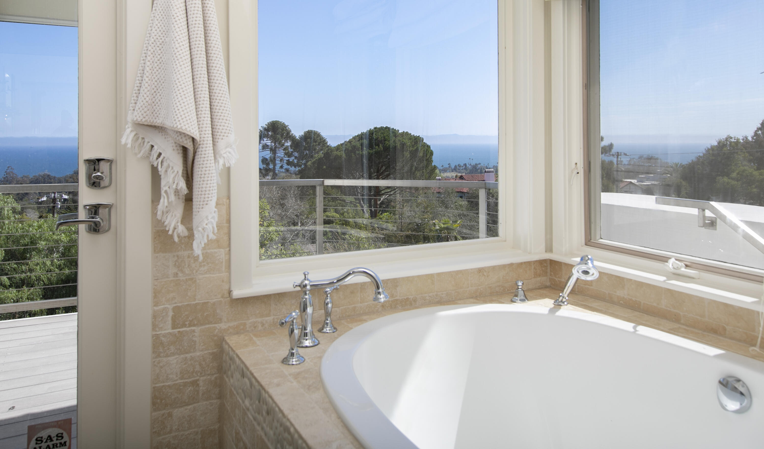 1123 Glenview Road Montecito, CA 93108 - Photo 10 of 21 Primary Bathroom