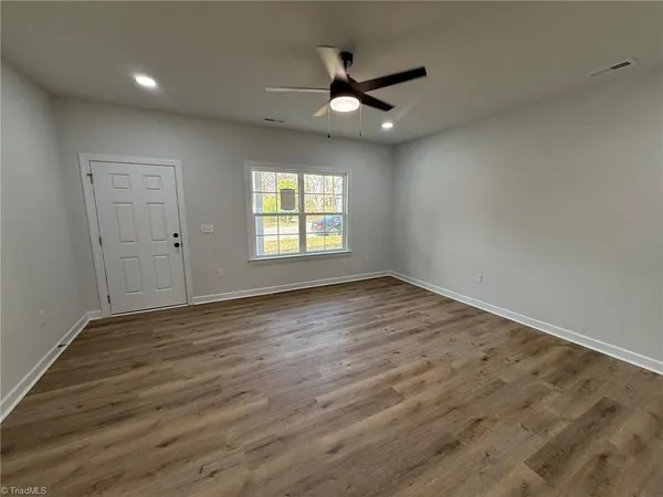 $1,975 | 1007 East Barton Street, Greensboro, NC 27407