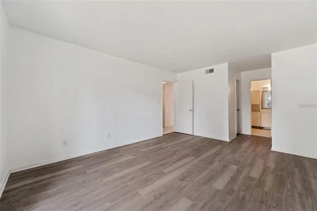 $2,550 | 107 Sea Horse Drive Southeast, Unit A, St. Petersburg, FL 33705