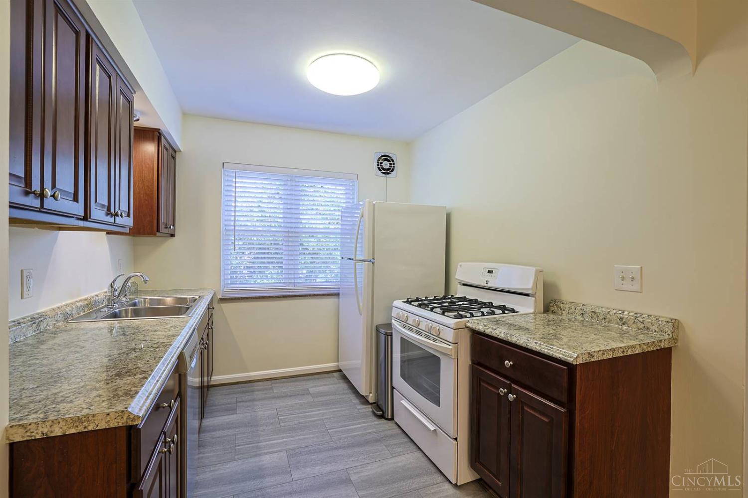 3470 Brotherton Road Cincinnati, OH 45209 - Photo 9 of 42
