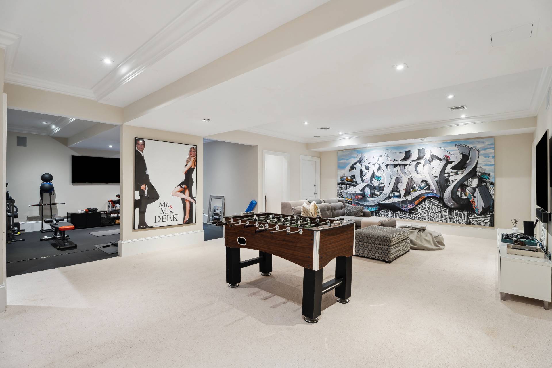 25 Jordan Drive Water Mill, NY 11976 - Photo 31 of 43 a view of a room with gym equipment