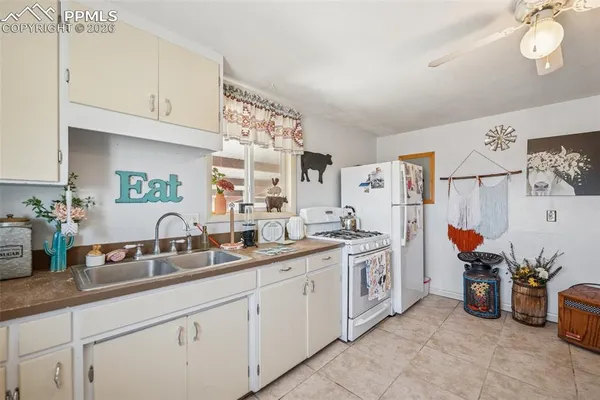 $750,000 | 6771 Boone Road, Boone, CO 81025