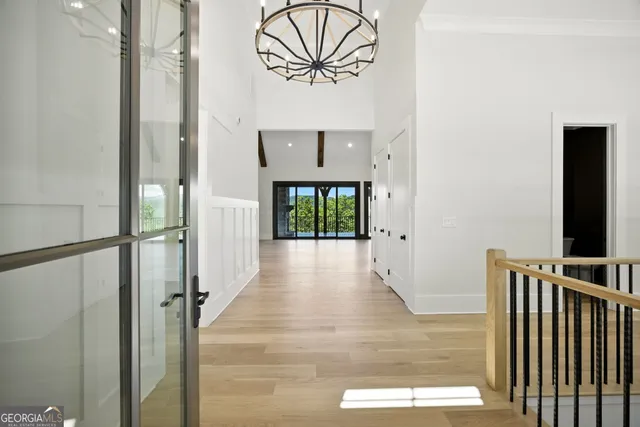 a view of a pathway along a building