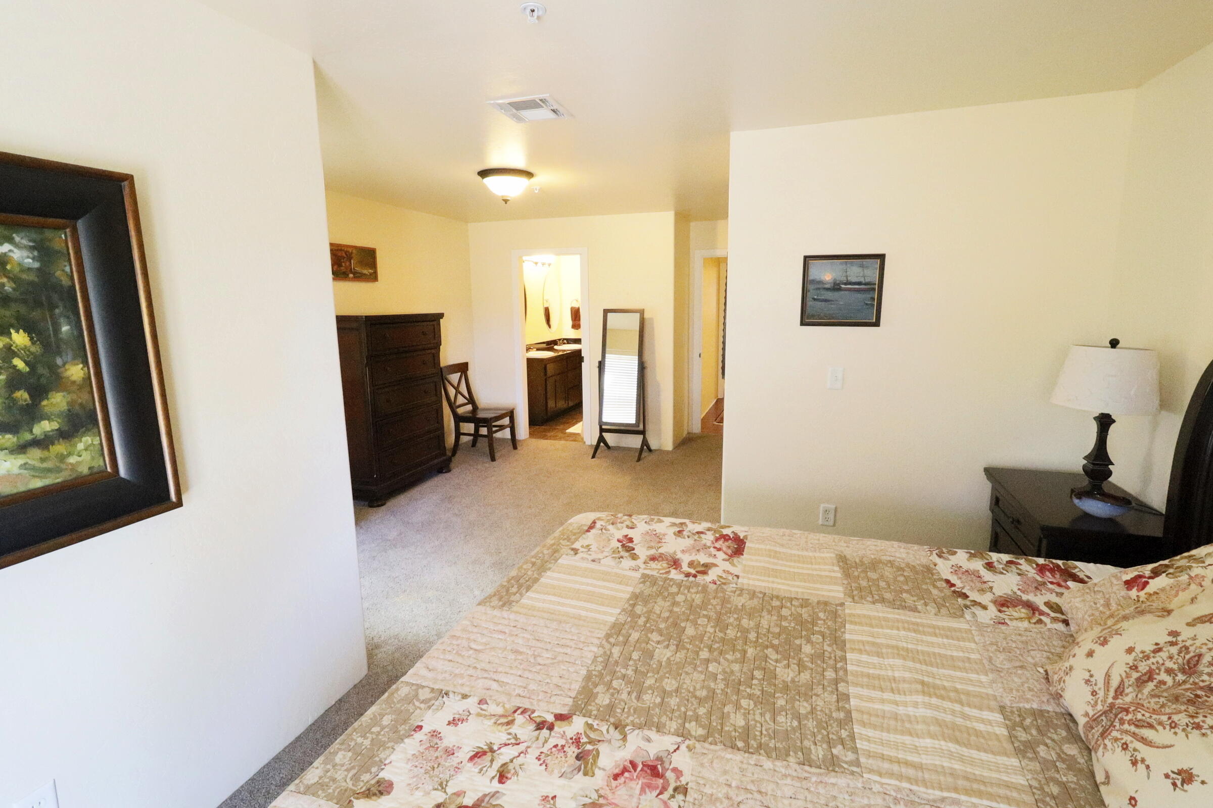 2210 East Barnett Road, Unit 2 Medford, OR 97504 - Photo 13 of 23 _MG_4957