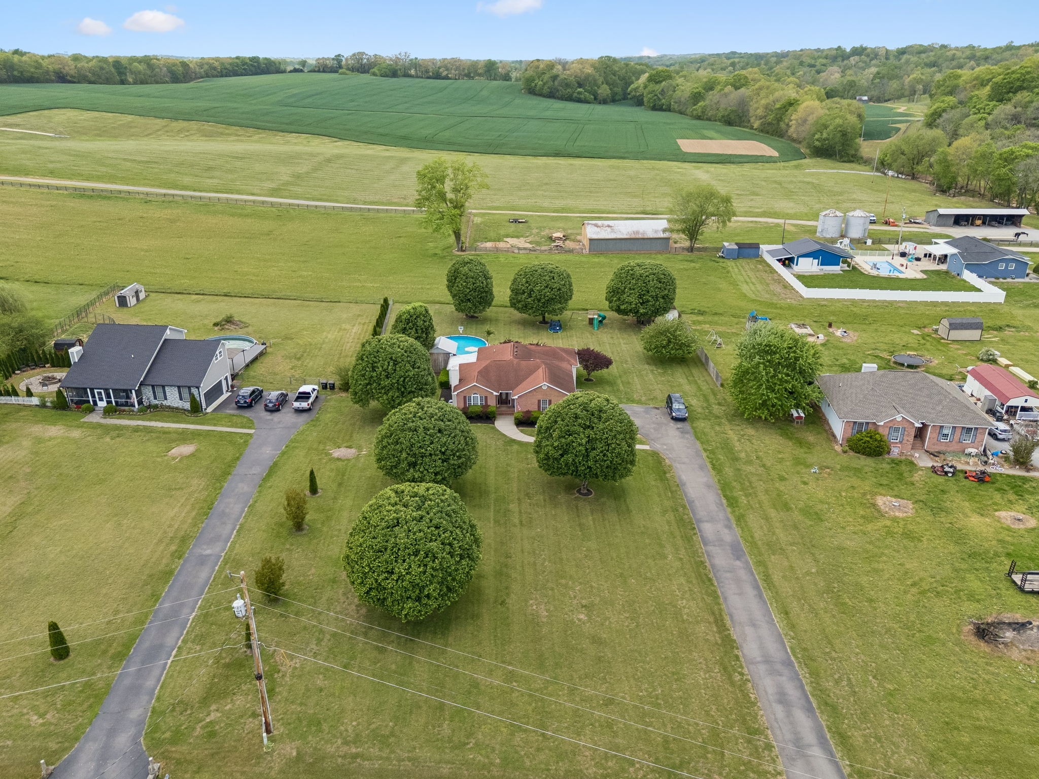2075 Nikki Drive Springfield, TN 37172 - Photo 3 of 58 a view of a water pond with an ocean view
