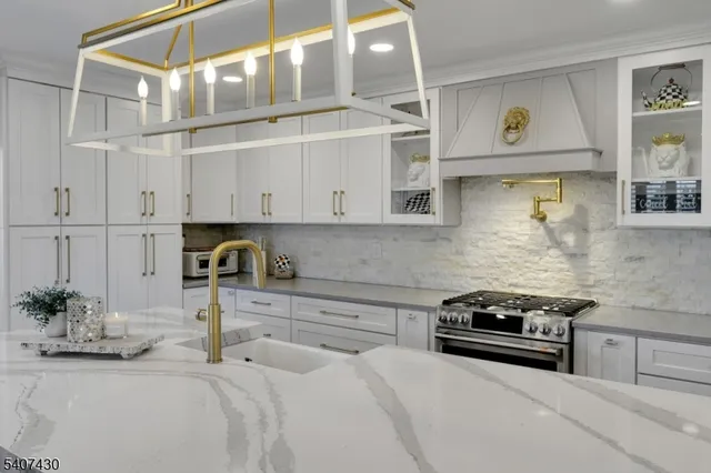 $6,500 | 2 Knoll Road, Fairfield, NJ 07004