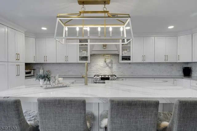 $6,500 | 2 Knoll Road, Fairfield, NJ 07004