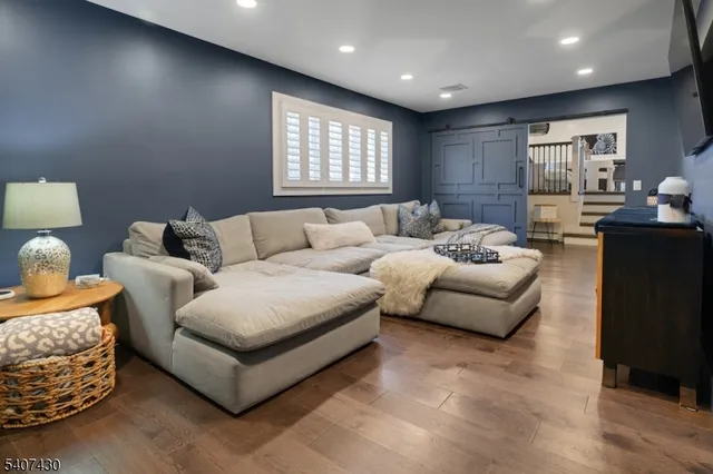 $6,500 | 2 Knoll Road, Fairfield, NJ 07004