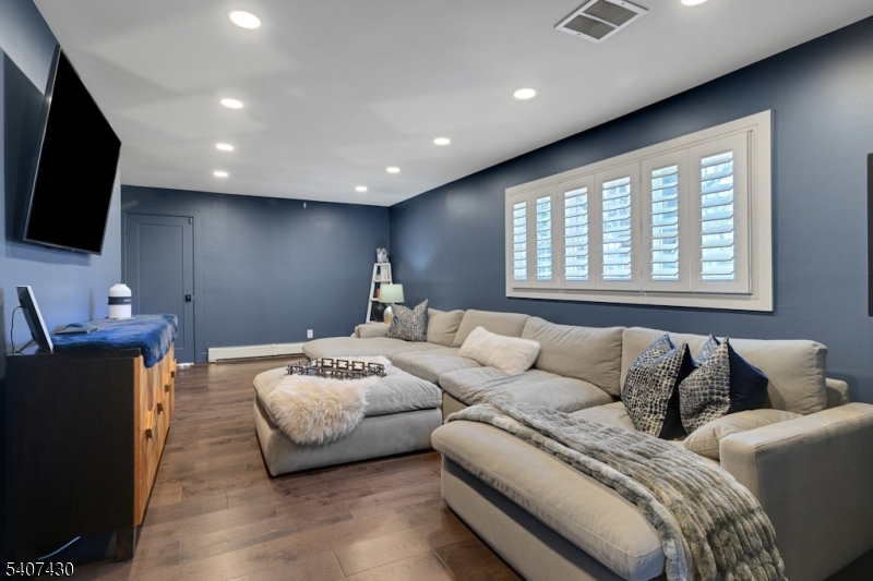 2 Knoll Road Fairfield, NJ 07004 - Photo 18 of 38