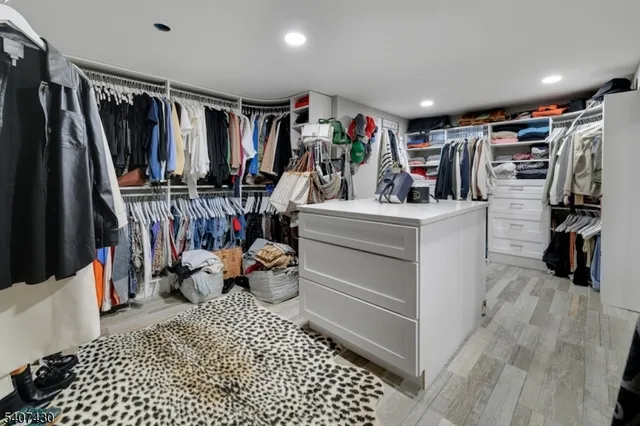 $6,500 | 2 Knoll Road, Fairfield, NJ 07004