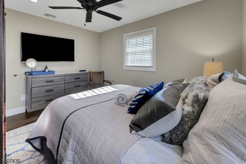 2 Knoll Road Fairfield, NJ 07004 - Photo 28 of 38