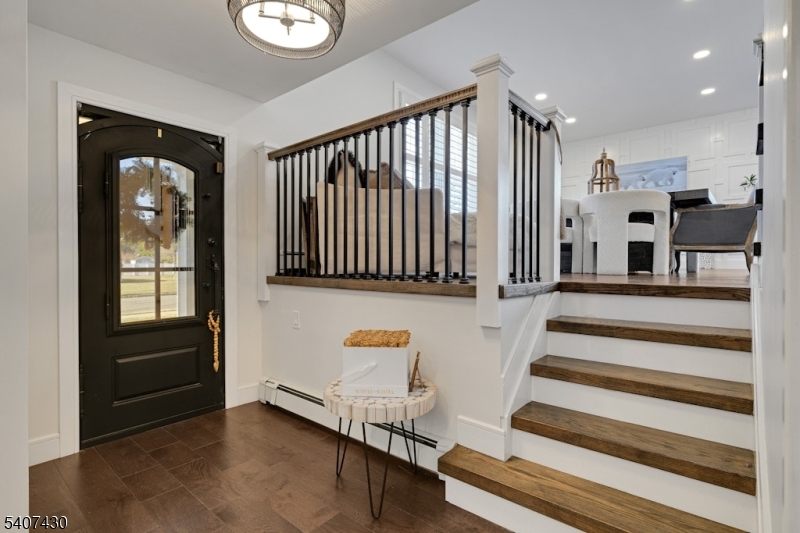 2 Knoll Road Fairfield, NJ 07004 - Photo 3 of 38