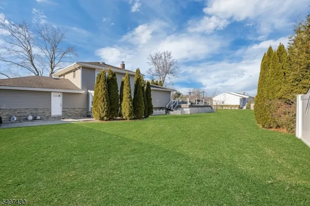 $6,500 | 2 Knoll Road, Fairfield, NJ 07004