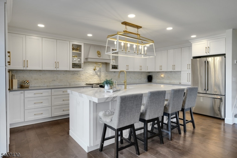 2 Knoll Road Fairfield, NJ 07004 - Photo 4 of 38