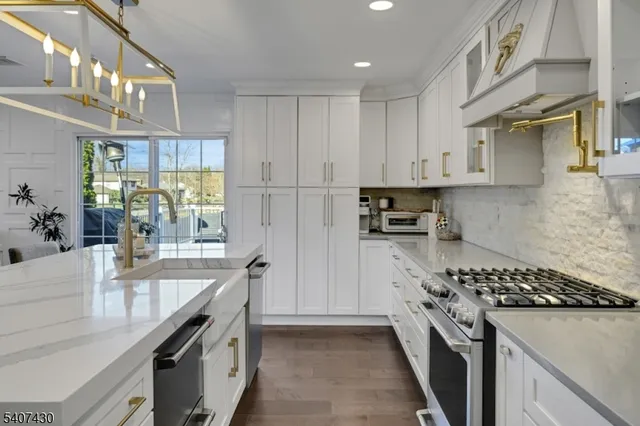 $6,500 | 2 Knoll Road, Fairfield, NJ 07004