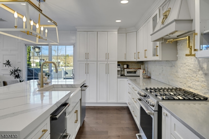 2 Knoll Road Fairfield, NJ 07004 - Photo 7 of 38