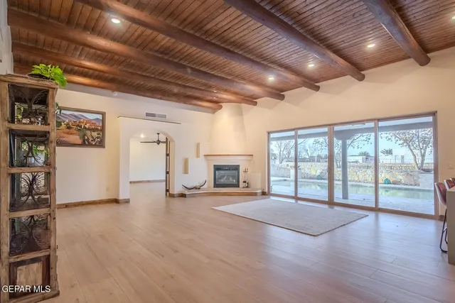$1,399,000 | 6 Cielo Del Este, Anthony, NM 88021