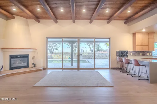 a kitchen that has a lot of cabinets in it