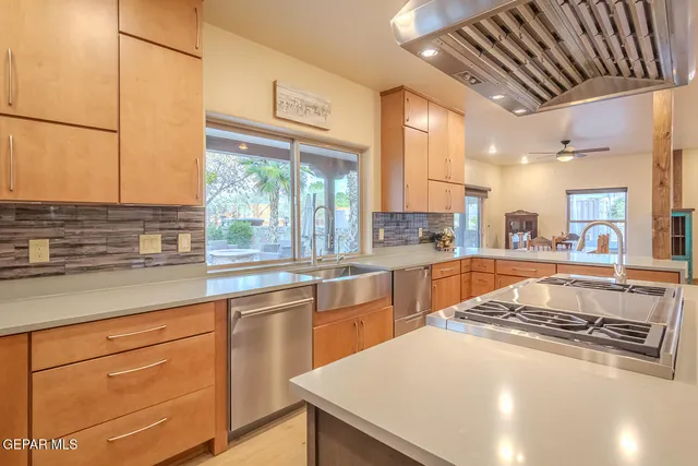 $1,399,000 | 6 Cielo Del Este, Anthony, NM 88021