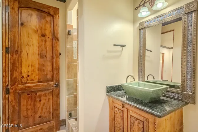 $1,399,000 | 6 Cielo Del Este, Anthony, NM 88021