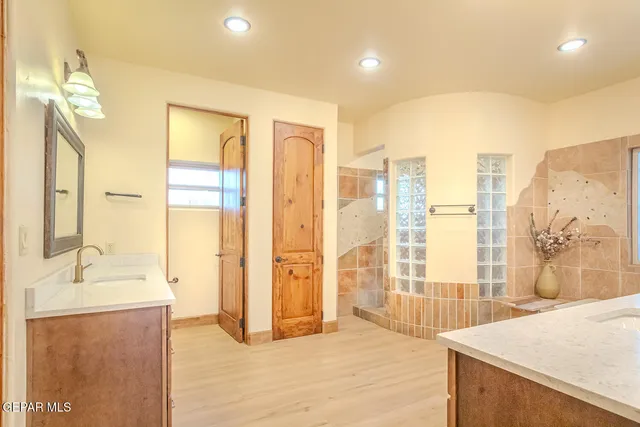 $1,399,000 | 6 Cielo Del Este, Anthony, NM 88021