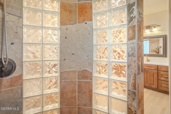 $1,290,000 | 6 Cielo Del Este, Anthony, NM 88021