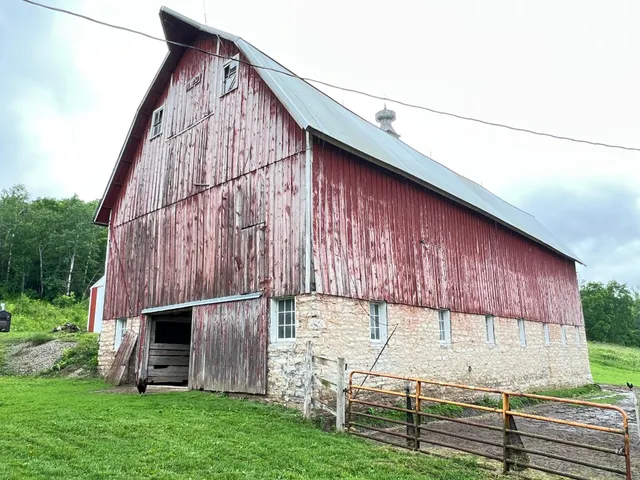 $700,000 | 29572 Morgan Road, Wykoff, MN 55990