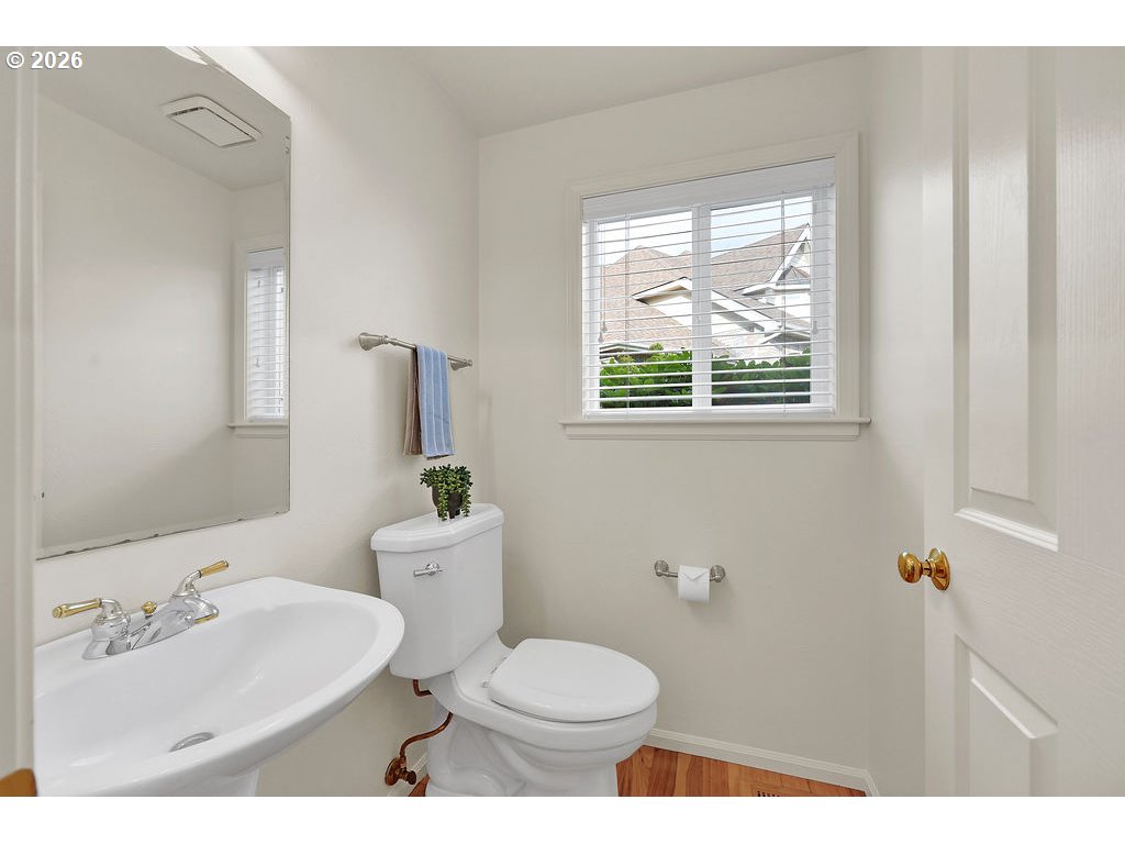 1774 River Pointe Loop Eugene, OR 97408 - Photo 7 of 45 Bathroom