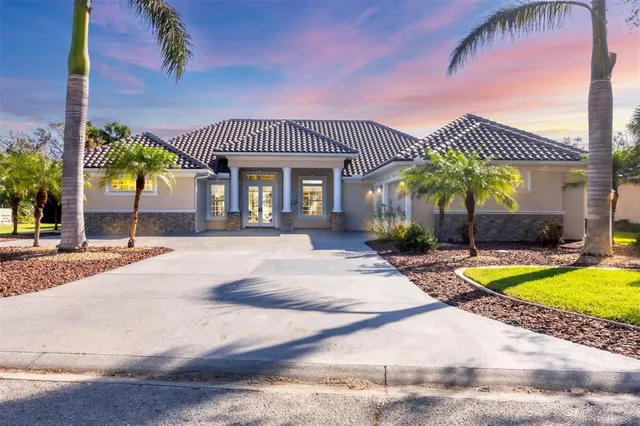 $999,990 | 192 Grand Oak Circle, Venice, FL 34292