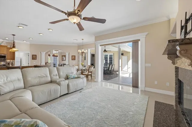 $999,990 | 192 Grand Oak Circle, Venice, FL 34292