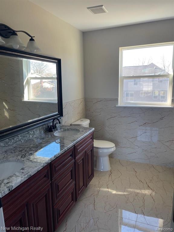 33853 Ryan Road Sterling Heights, MI 48310 - Photo 14 of 15