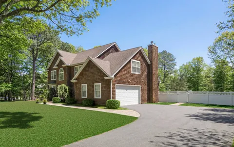 $1,850,000 | 133 Malloy Drive, East Quogue, NY 11942