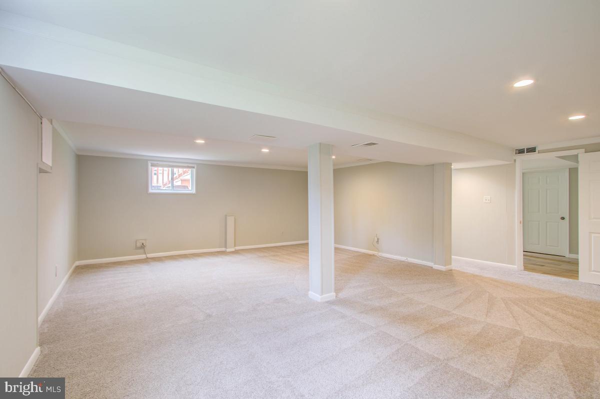 11206 Rock Road Rockville, MD 20852 - Photo 28 of 37 Recessed lighting.