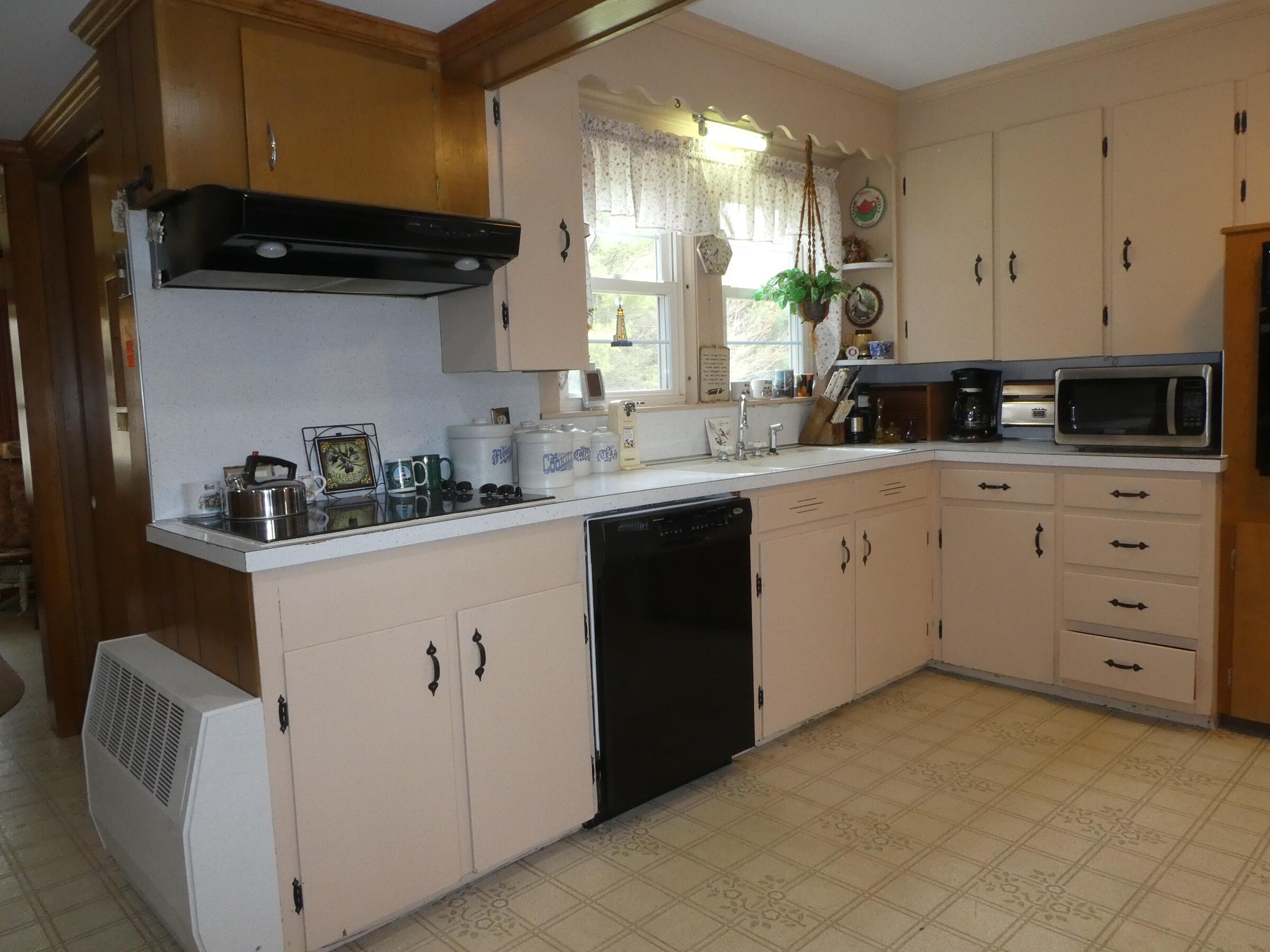 19 Bridgton Road East Baldwin, ME 04024 - Photo 7 of 27 kitchen