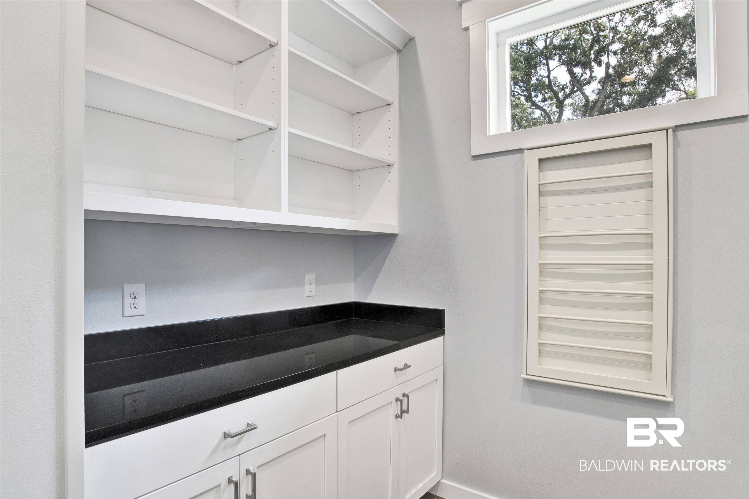 27980 Canal Road Orange Beach, AL 36561 - Photo 27 of 46 View of bar
