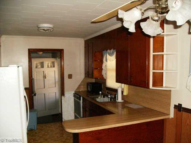128 Brammer Road Eden, NC 27288 - Photo 3 of 12 Kitchen.