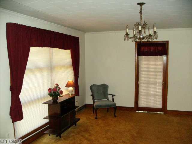 128 Brammer Road Eden, NC 27288 - Photo 4 of 12 Living Room.