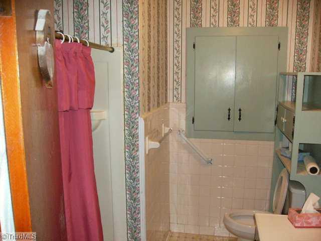 128 Brammer Road Eden, NC 27288 - Photo 7 of 12 Other Bath.