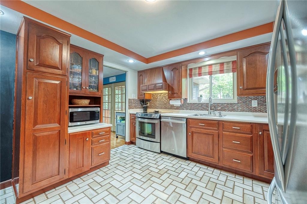 59 Stancey Road Pittsburgh, PA 15220 - Photo 12 of 43 Gallery Image 12