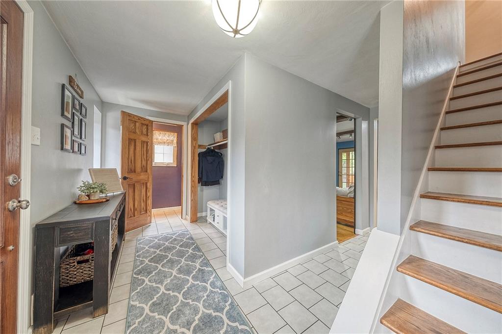 59 Stancey Road Pittsburgh, PA 15220 - Photo 3 of 43 Gallery Image 3