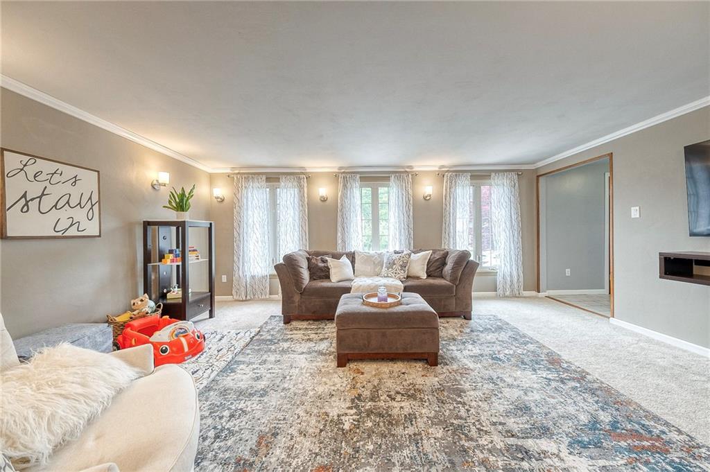 59 Stancey Road Pittsburgh, PA 15220 - Photo 5 of 43 Gallery Image 5