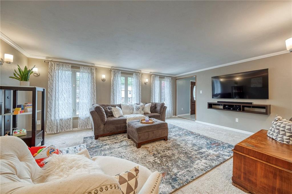 59 Stancey Road Pittsburgh, PA 15220 - Photo 6 of 43 Gallery Image 6